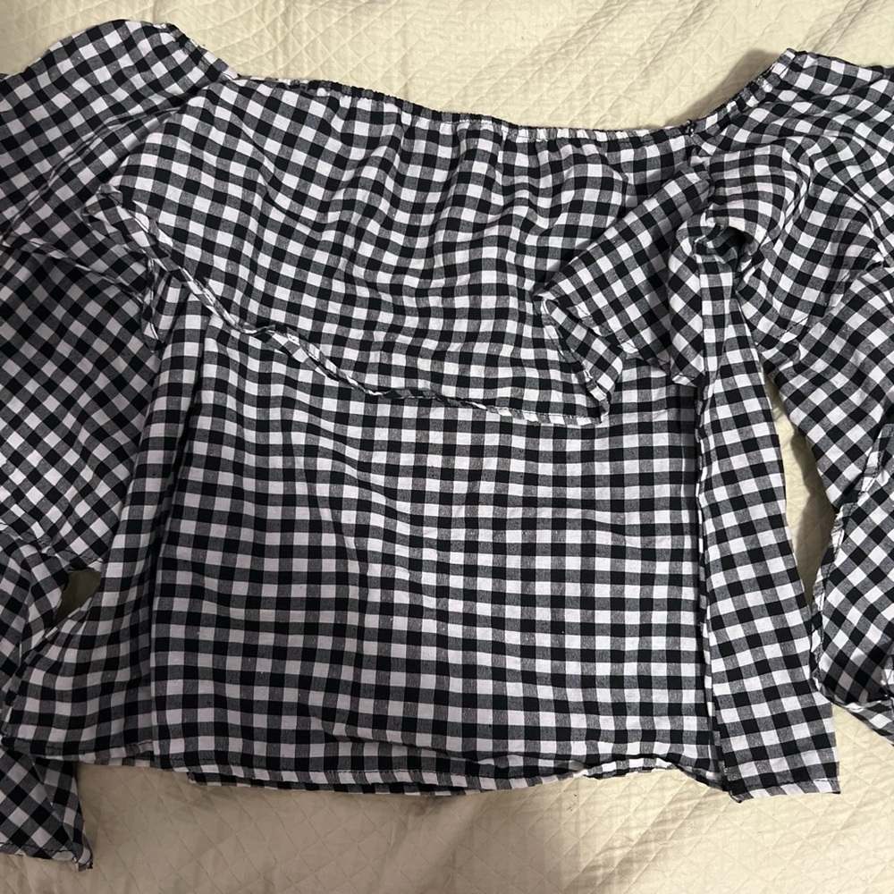 Off-Shoulder Small Crop Top